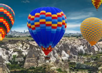 Büyülü Kapadokya'ya Balon Dahil Turlar: Unutulmaz Bir Deneyim