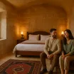 Kapadokya Mağara Otel vs. Standart Otel: Tur Paketinizde Hangisi Olmalı?